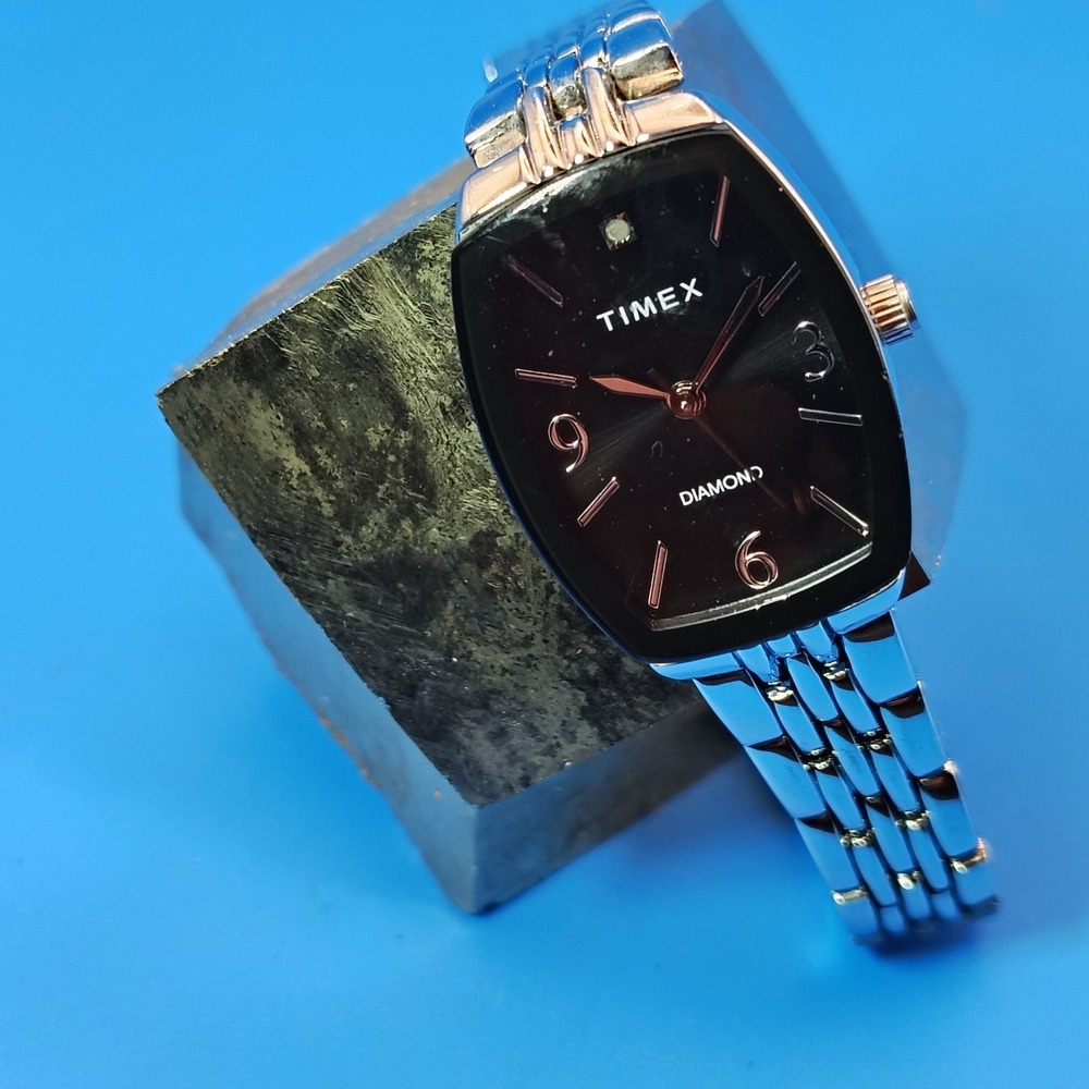 Vintage 2001 Timex Genuine Diamond Tonneau 32mm Women's Quartz Dress Watch Resto